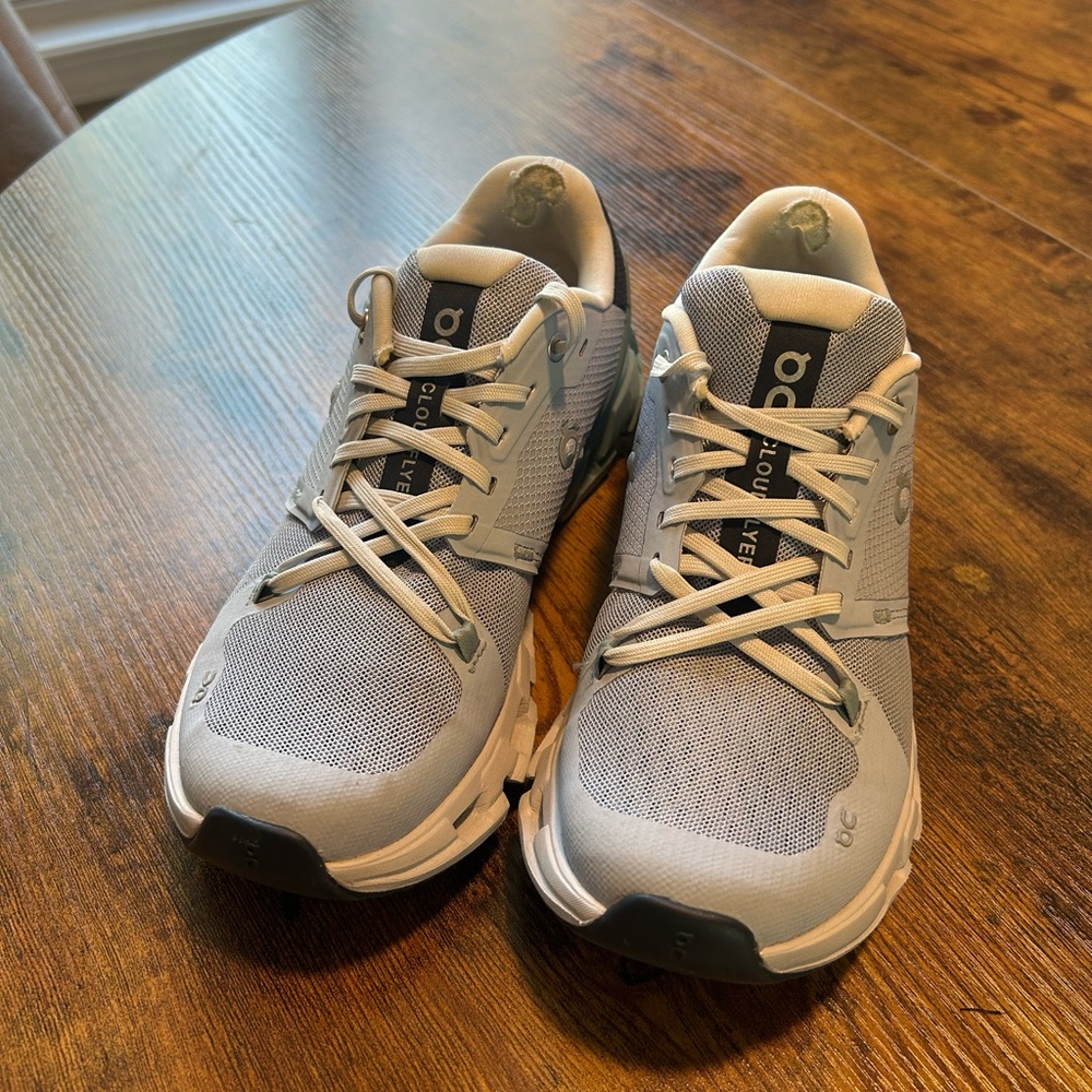 On Cloud Flyer Running Shoes